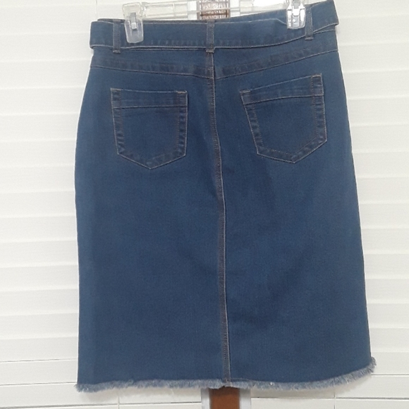 Denim button down fray hem skirt sz 8 - Picture 3 of 6